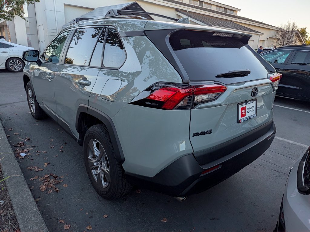 Used 2023 Toyota RAV4 XLE w/ Convenience Package FWD image 2