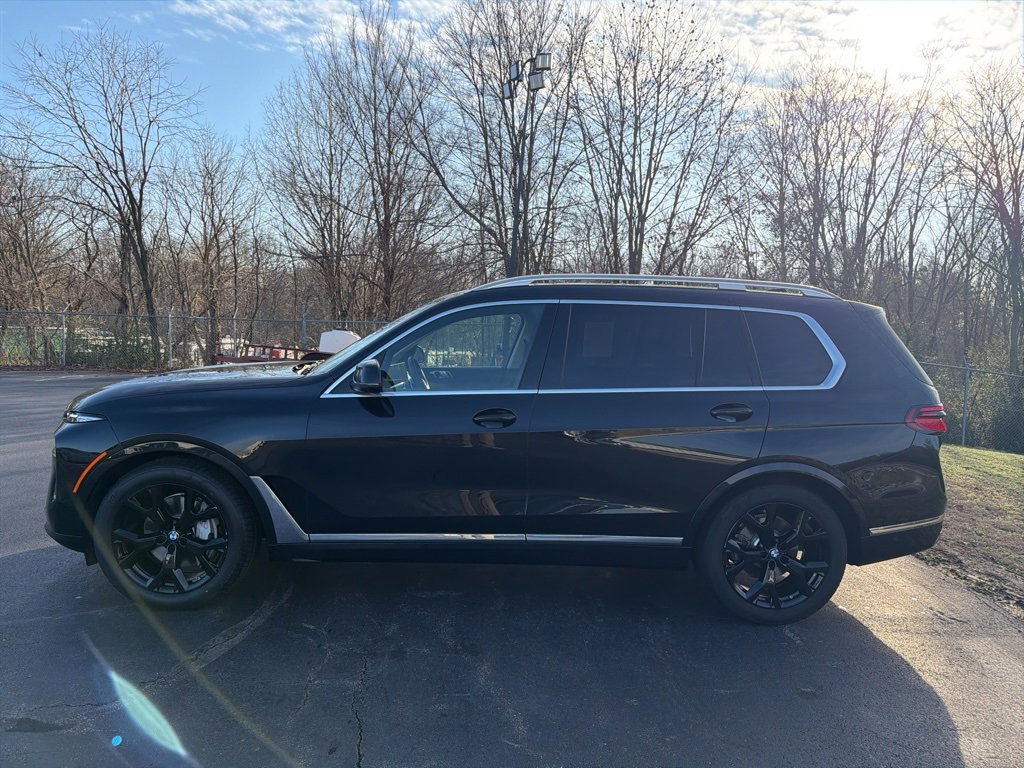 Certified 2024 BMW X7 xDrive40i w/ Premium Package image 2