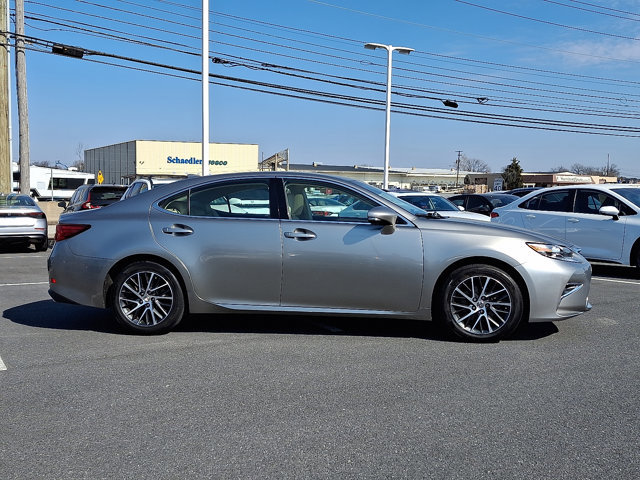 Used 2017 Lexus ES 350 w/ Navigation System Package image 7