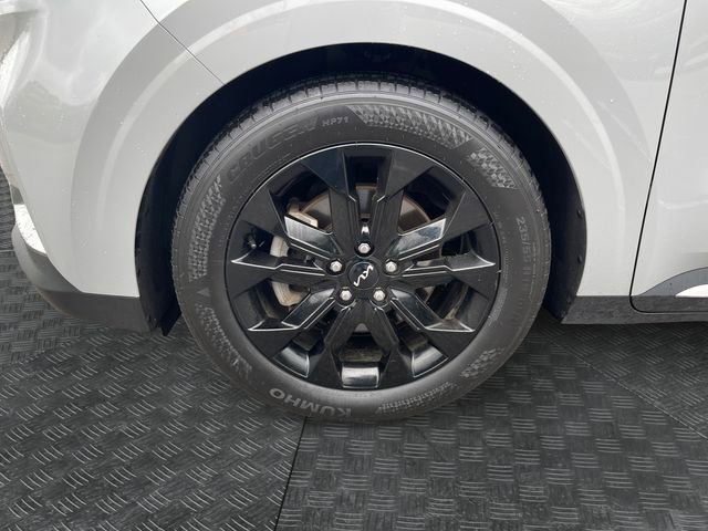 Used 2023 Kia Carnival SX Prestige FWD image 14