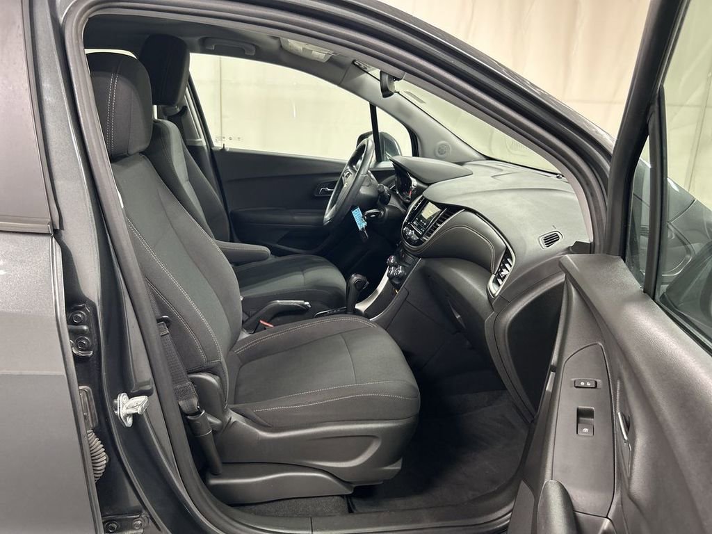 Used 2019 Chevrolet Trax LS w/ Tint and Cruise Package image 22