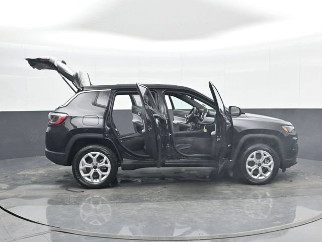 Used 2025 Jeep Compass Sport w/ Mopar Graphics Package AWD/4WD image 47
