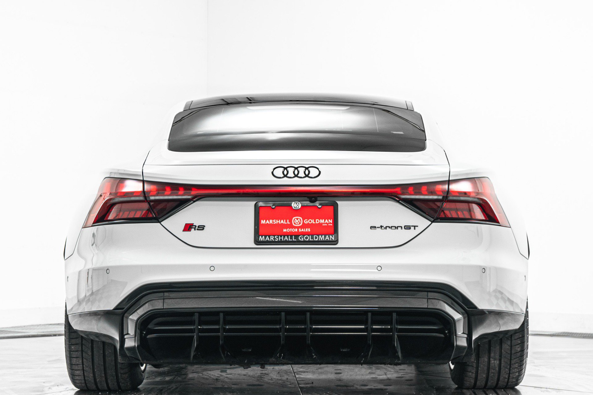 Used 2023 Audi RS e-tron GT w/ Carbon Performance Package AWD/4WD image 8