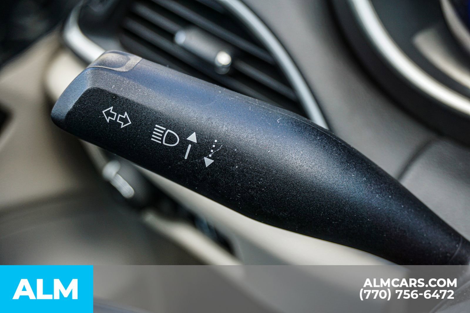 Used 2024 Chrysler Pacifica Touring-L image 34