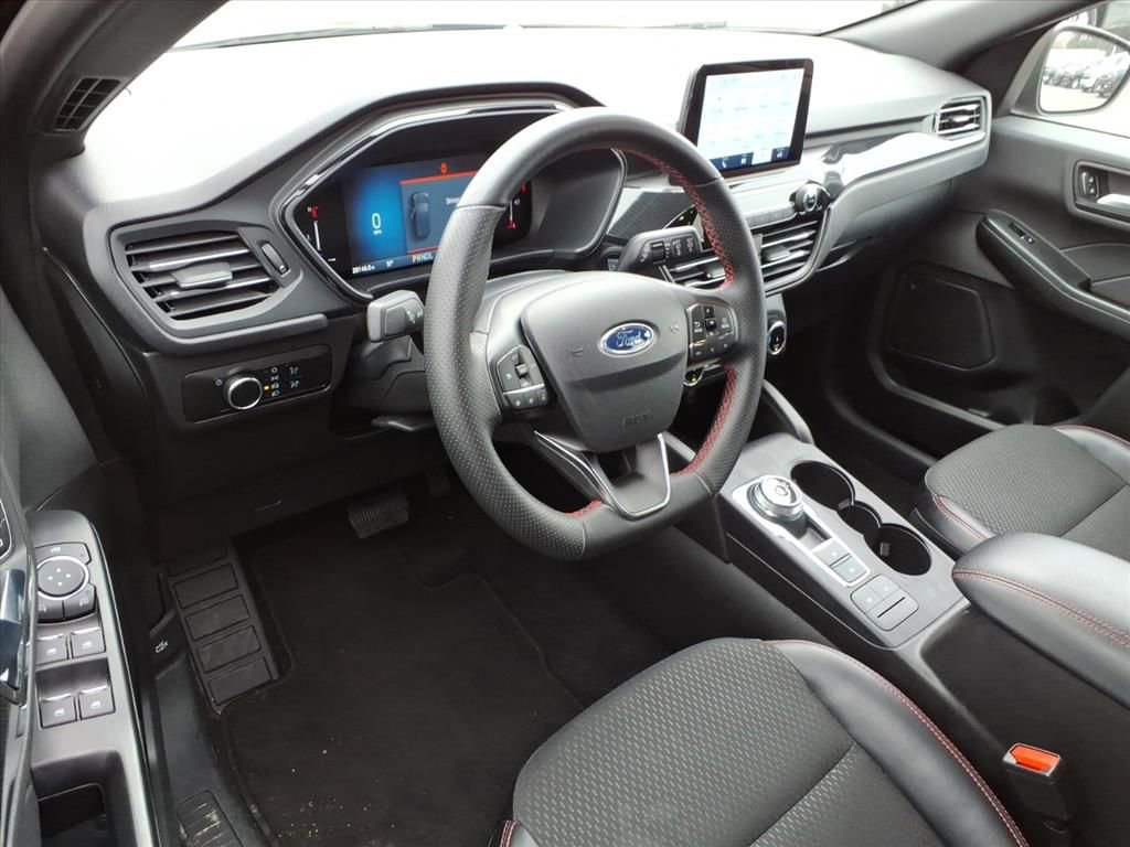 Used 2025 Ford Escape ST-Line image 14