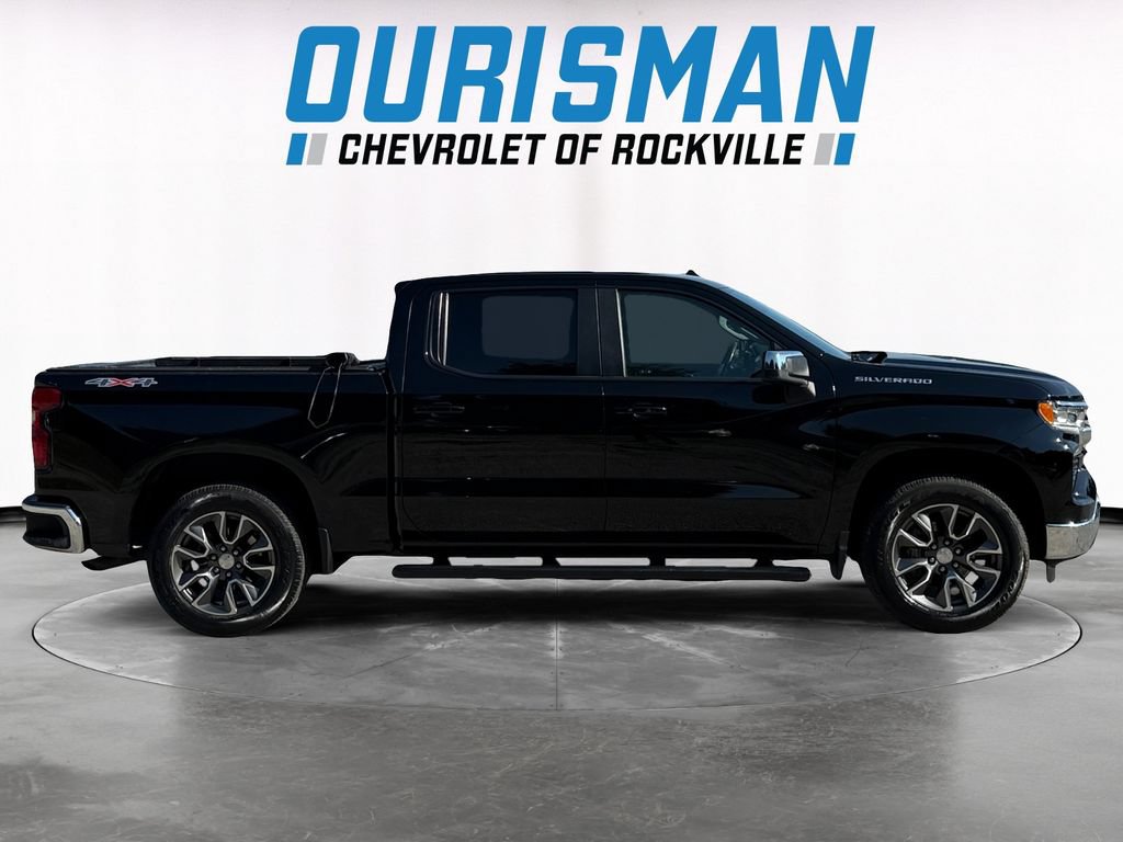 Used 2022 Chevrolet Silverado 1500 LT AWD/4WD image 7