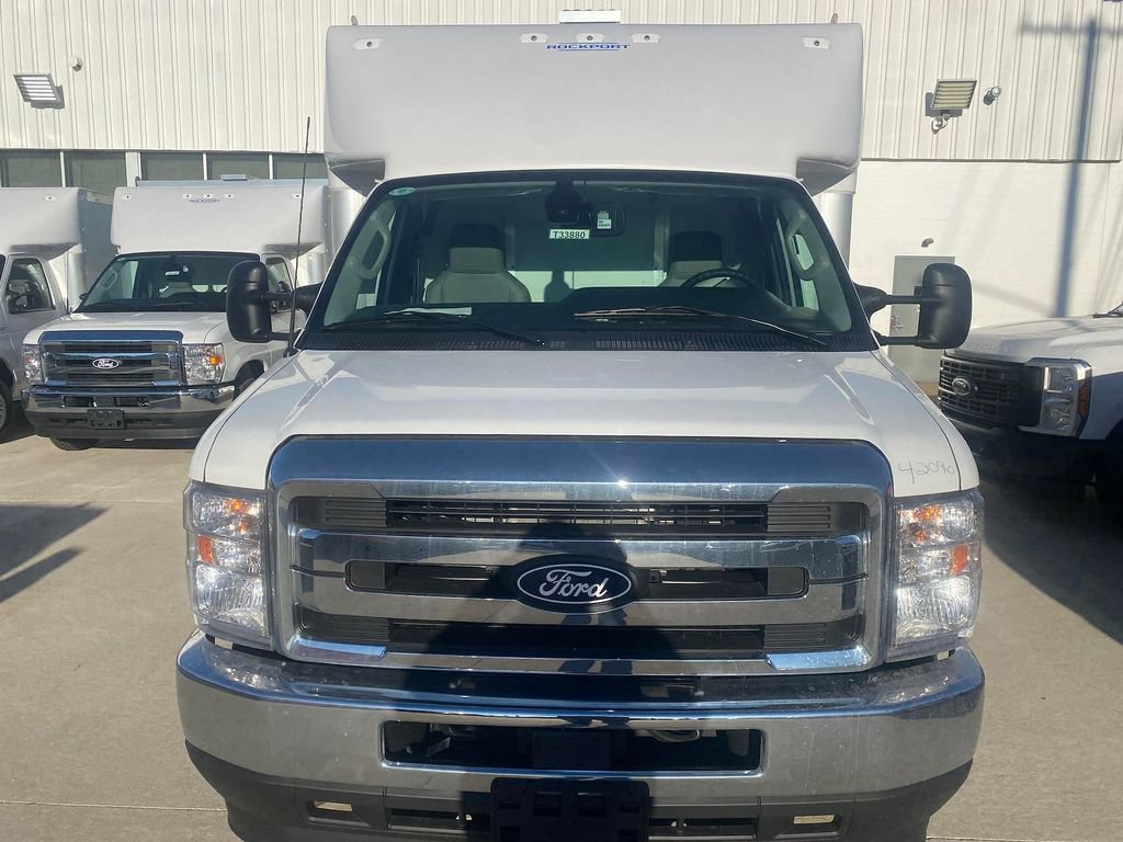 New 2026 Ford E-450 and Econoline 450 Super Duty w/ Power Equipment Group RWD image 13