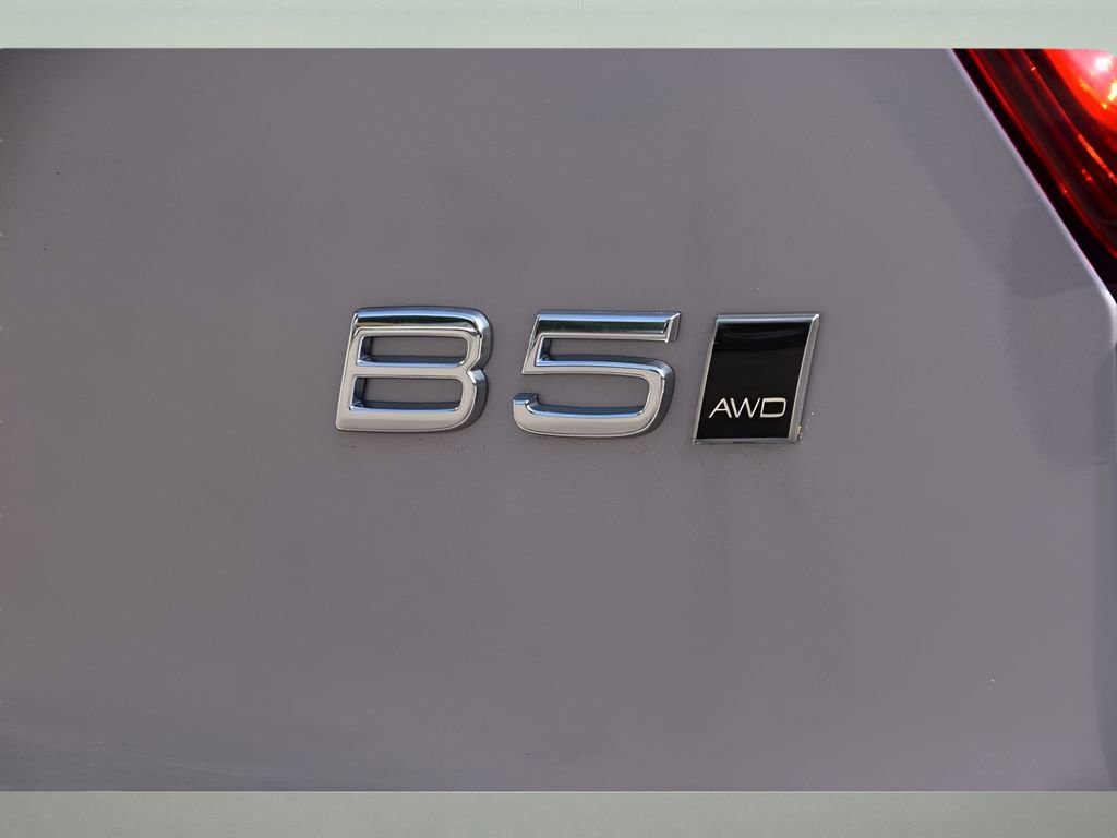 Certified 2026 Volvo XC40 B5 Plus w/ Protection Package Premier image 27