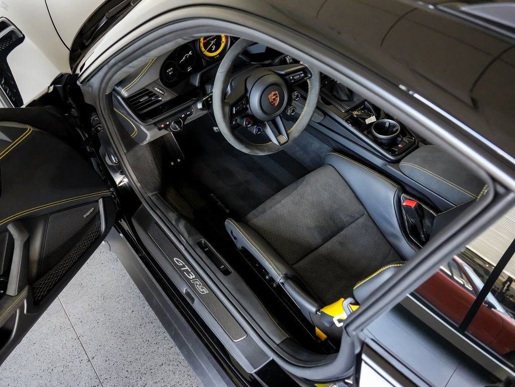 Certified 2025 Porsche 911 GT3 RS RWD image 4