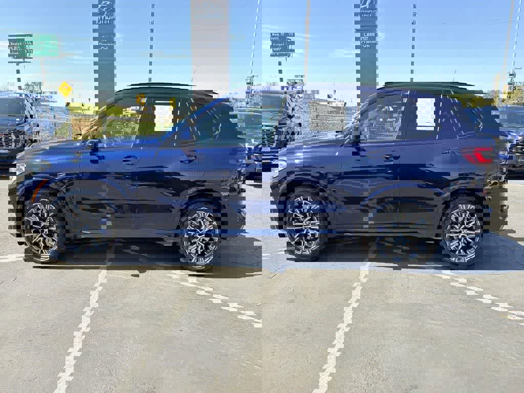 Used 2021 BMW X5 M50i w/ Executive Package image 3