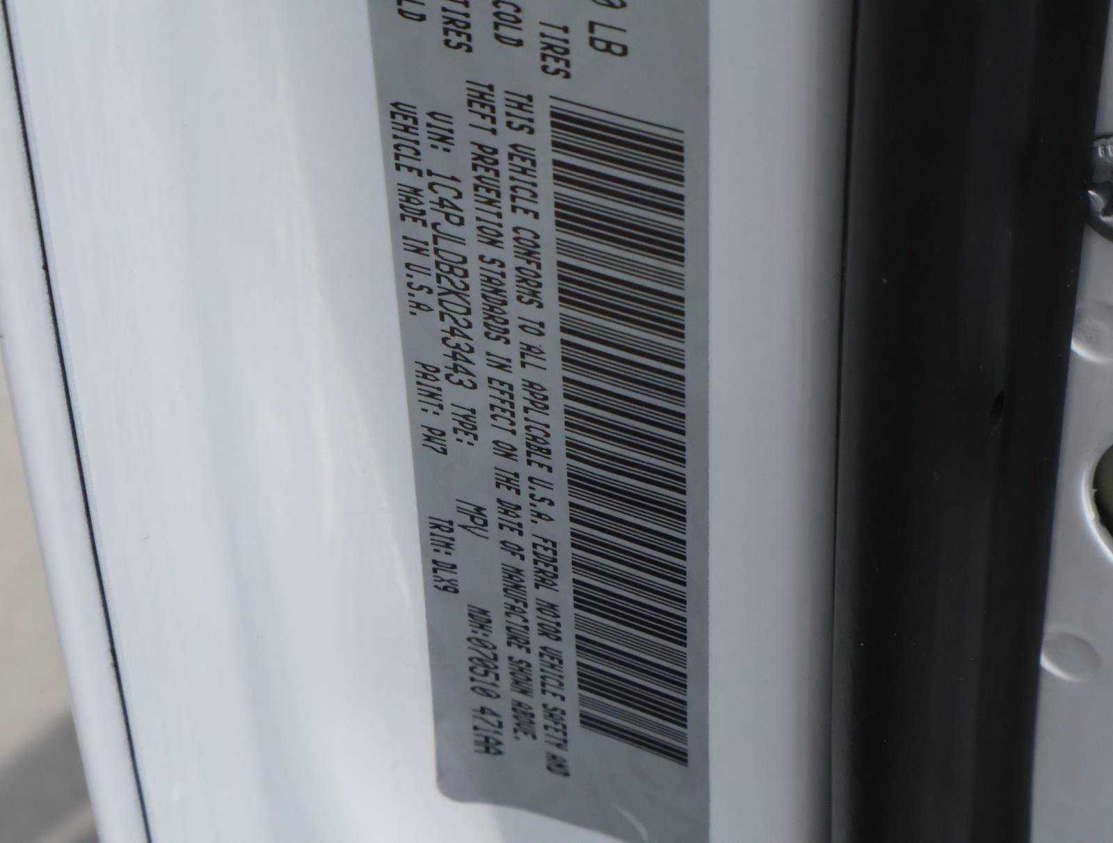Used 2019 Jeep Cherokee Limited w/ Technology Group FWD image 23