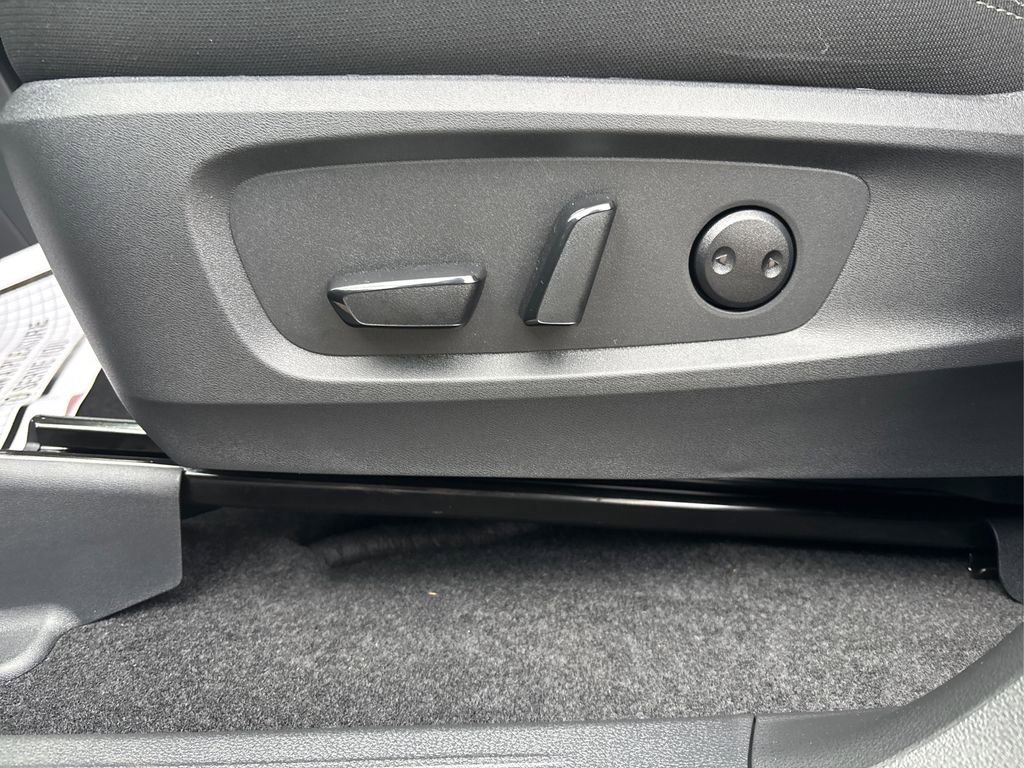 New 2025 Nissan Pathfinder SV w/ Cargo Package image 39