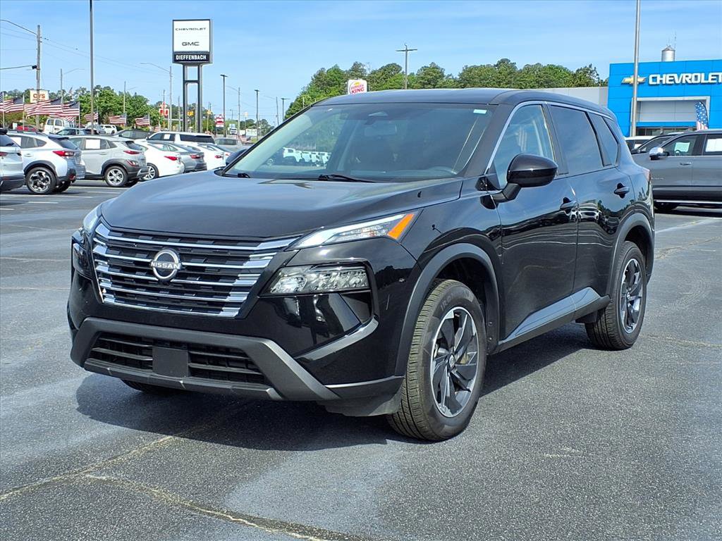 Used 2024 Nissan Rogue SV image 1