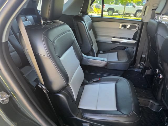 Used 2023 Ford Explorer XLT w/ Equipment Group 202A AWD/4WD image 18
