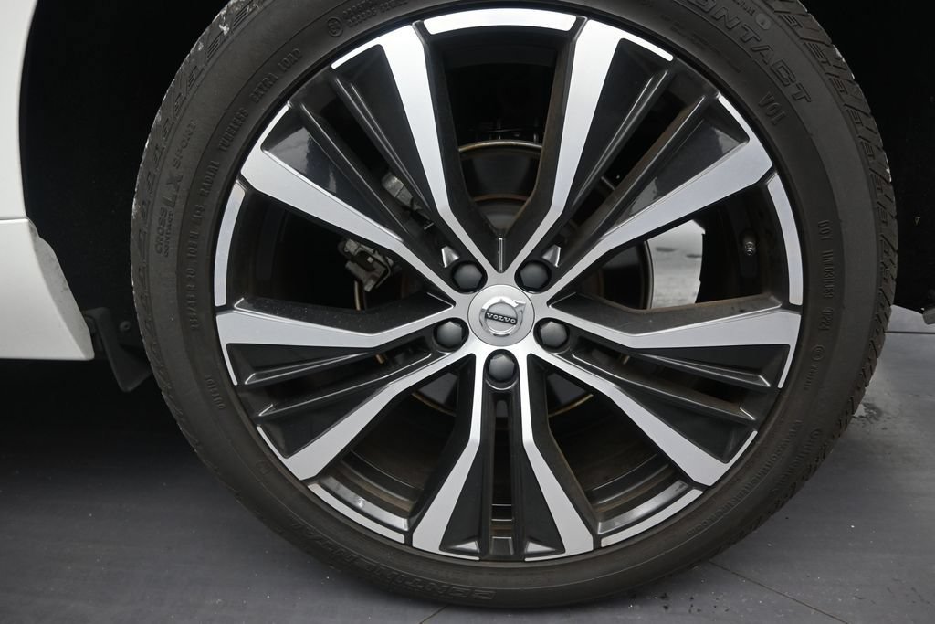 Certified 2024 Volvo XC60 B5 Plus w/ Climate Package AWD/4WD image 10