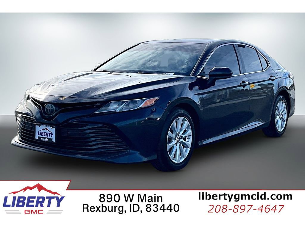 Used 2018 Toyota Camry LE image 1