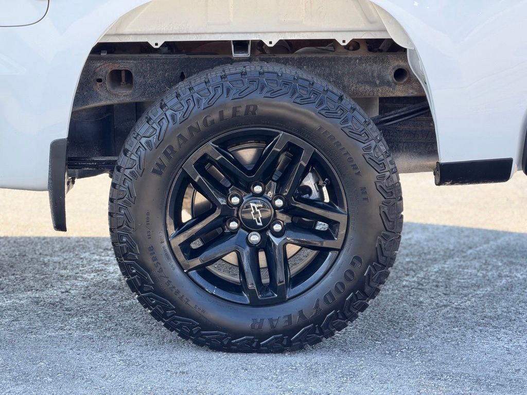 Used 2024 Chevrolet Silverado 1500 LT Trail Boss AWD/4WD image 2