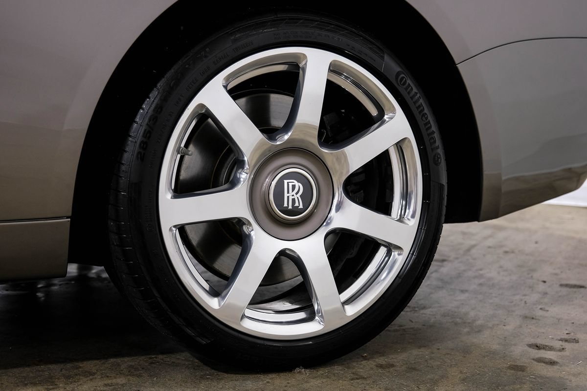Used 2016 Rolls-Royce Wraith RWD image 58
