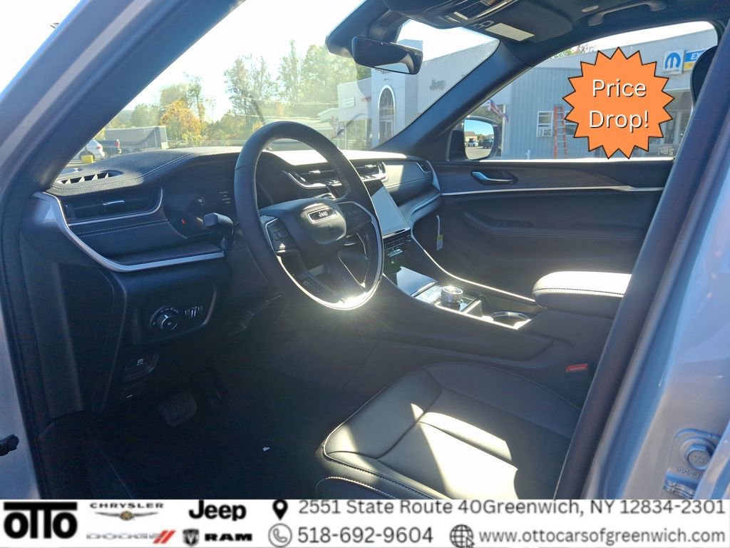 New 2025 Jeep Grand Cherokee Limited w/ Black Appearance Package image 9