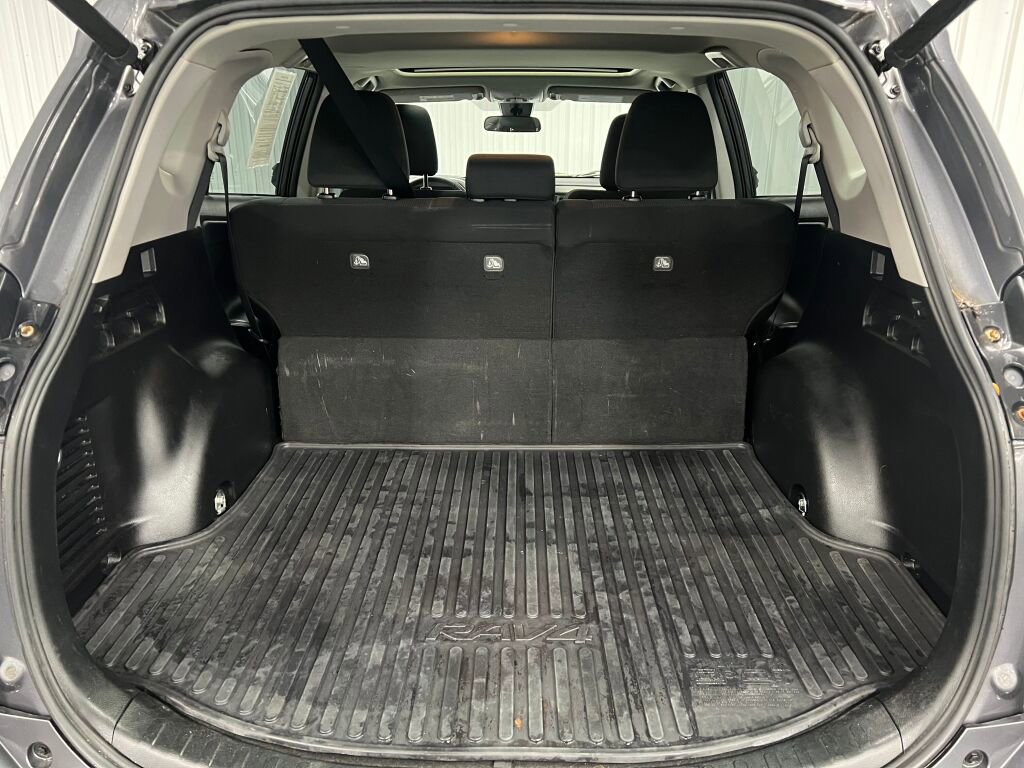 Used 2018 Toyota RAV4 XLE image 7