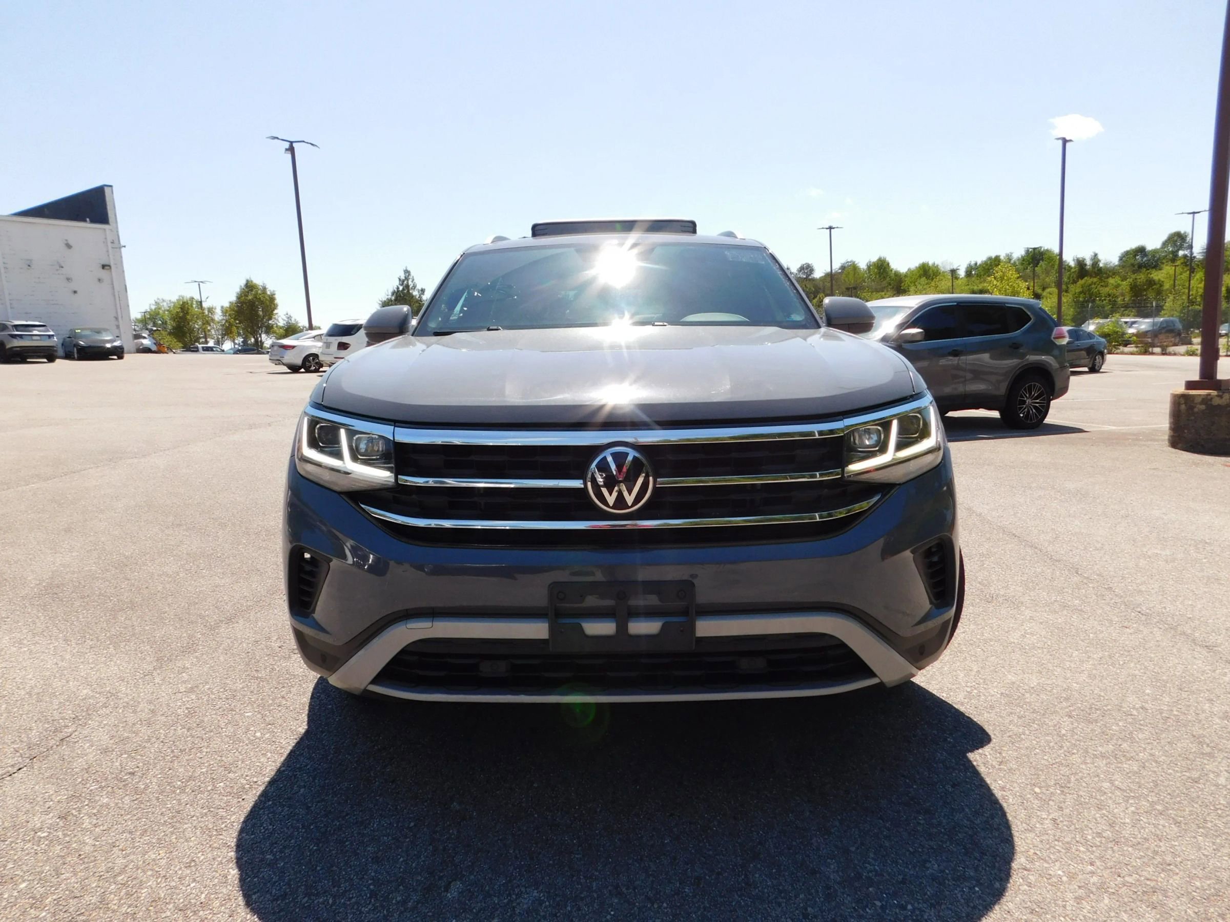 Used 2021 Volkswagen Atlas Cross Sport SEL AWD/4WD image 3