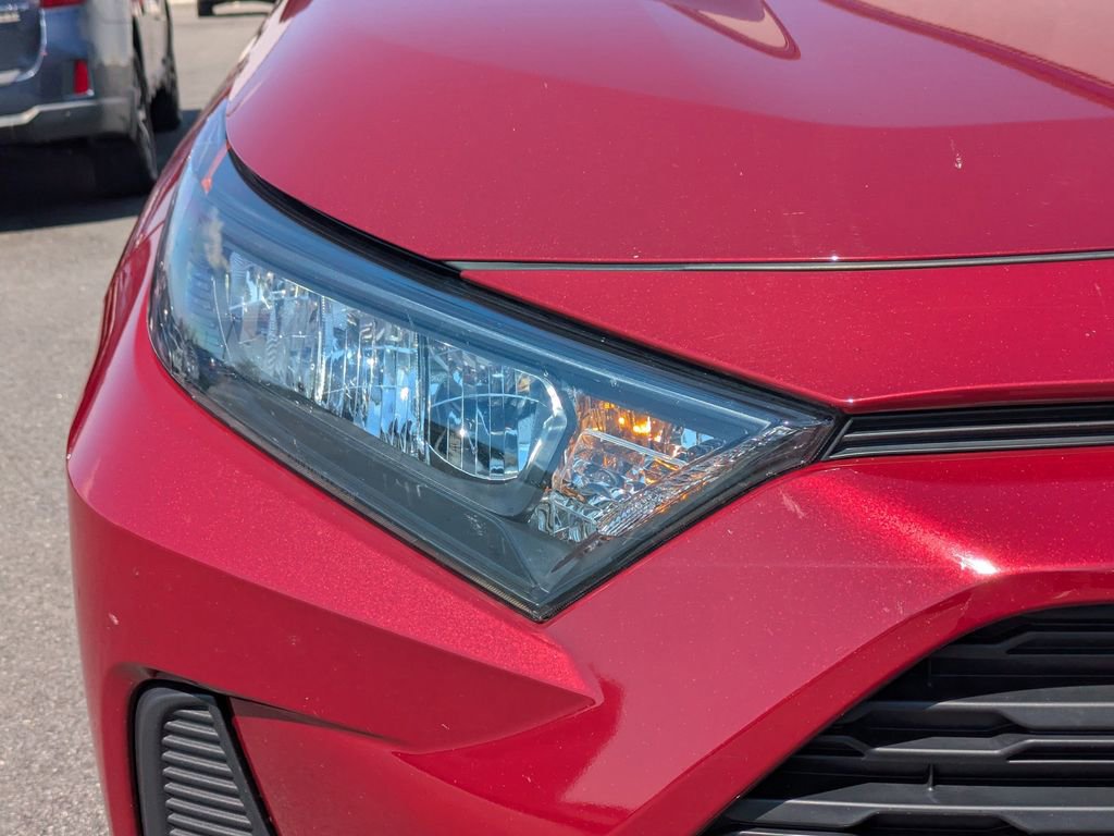 Used 2022 Toyota RAV4 LE image 10