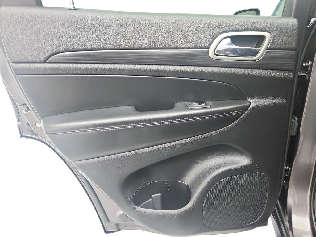 Used 2021 Jeep Grand Cherokee Laredo image 21