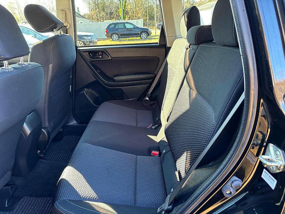 Used 2018 Subaru Forester 2.5i Premium w/ All-Weather Package image 14