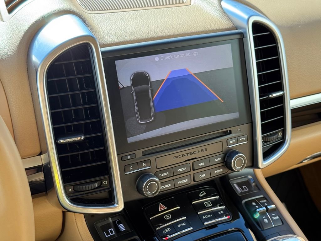 Used 2017 Porsche Cayenne Platinum Edition image 25