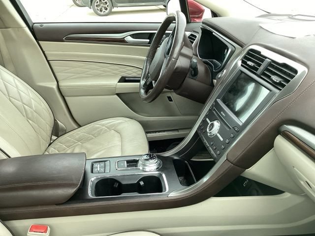 Used 2018 Ford Fusion Platinum FWD image 18