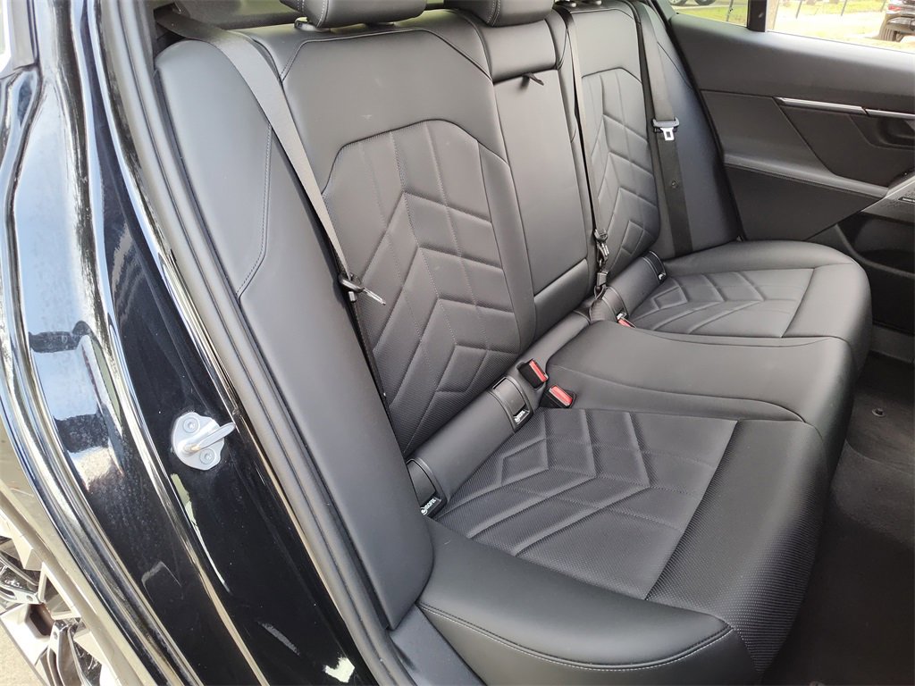 Used 2024 BMW 530i w/ Premium Package image 35