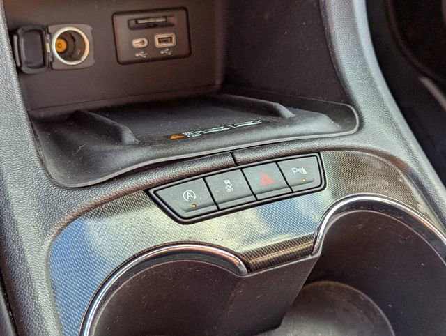 Used 2022 GMC Acadia AT4 w/ Technology Package image 32