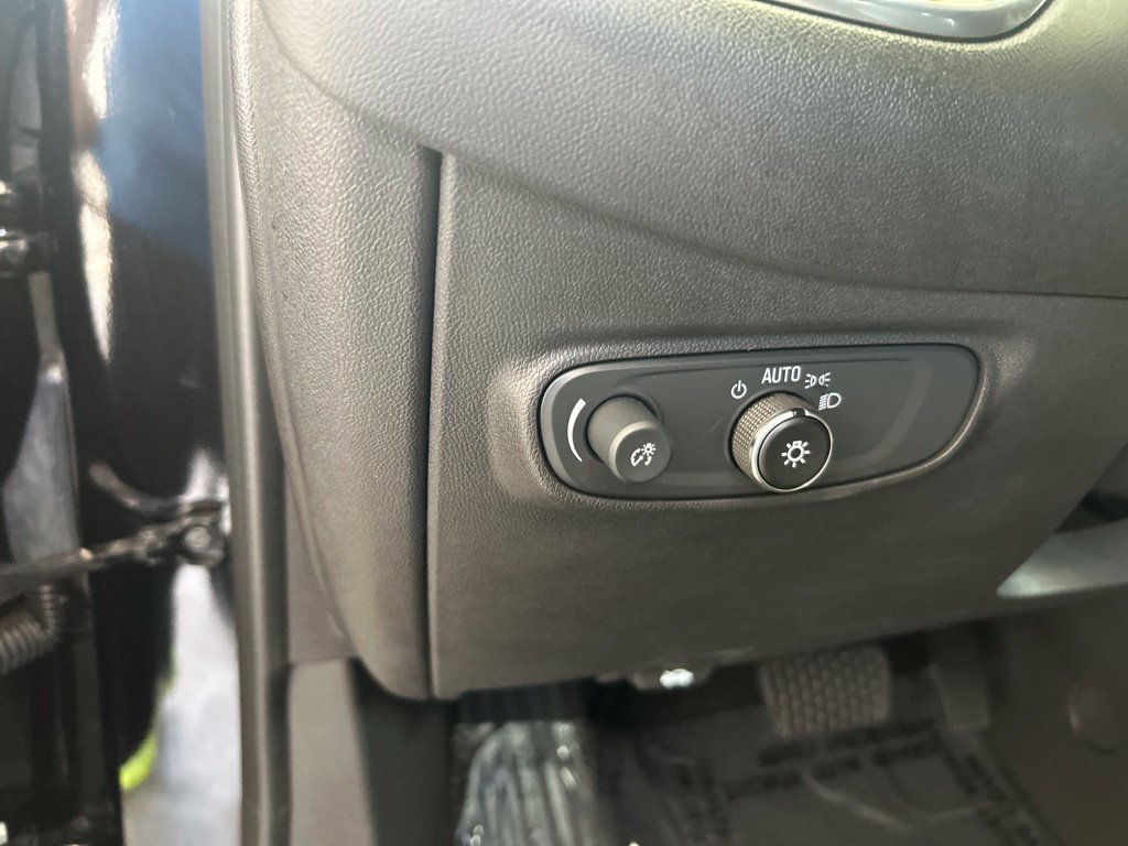 Used 2024 Chevrolet Equinox LS w/ LS Convenience Package FWD image 34