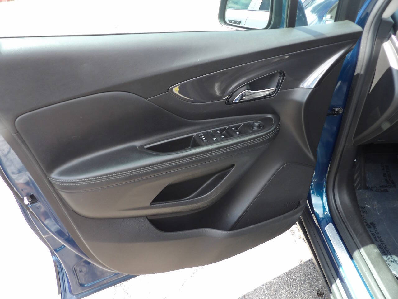 Used 2020 Buick Encore Preferred FWD image 7