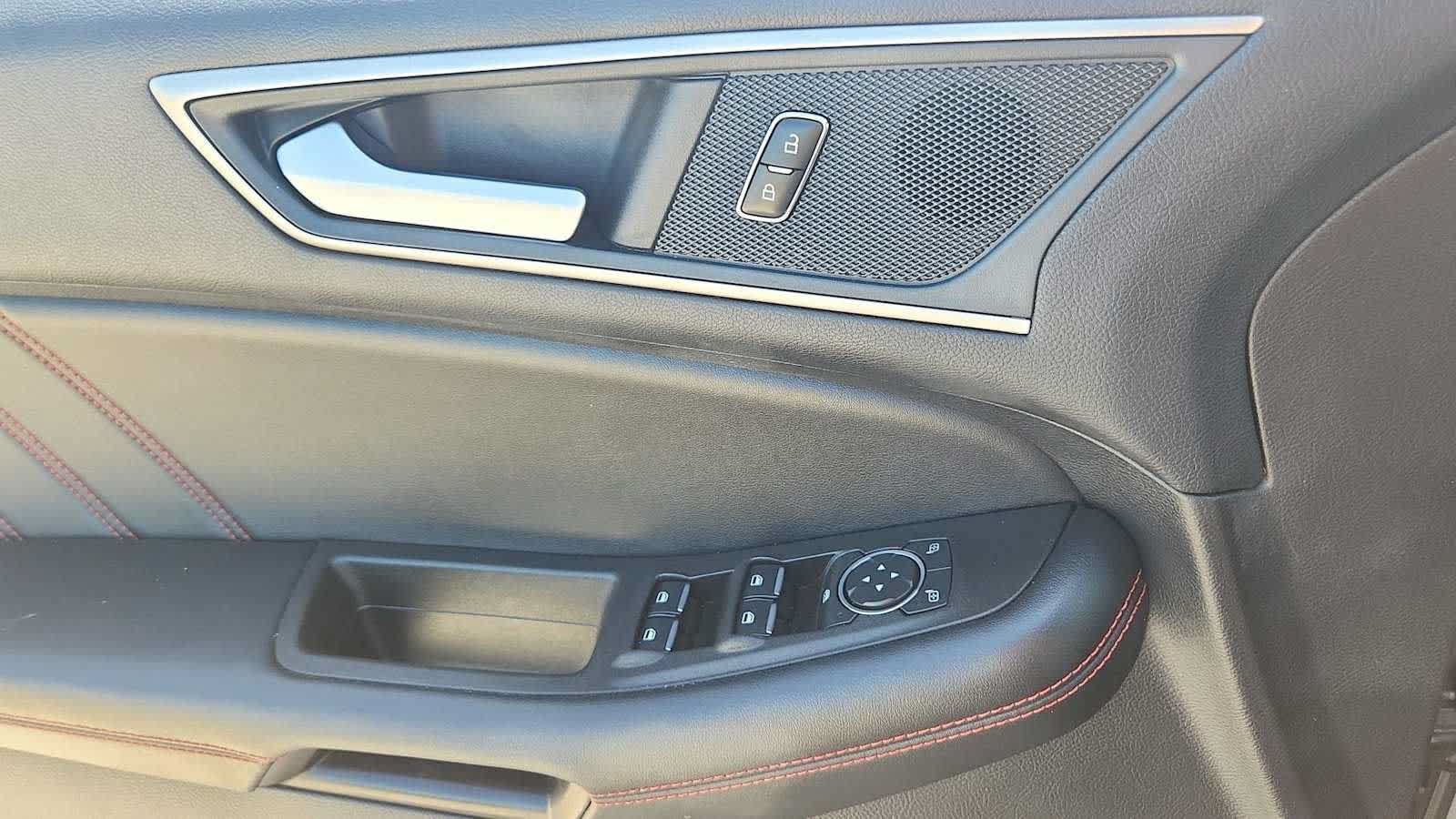Used 2021 Ford Edge ST-Line FWD image 18