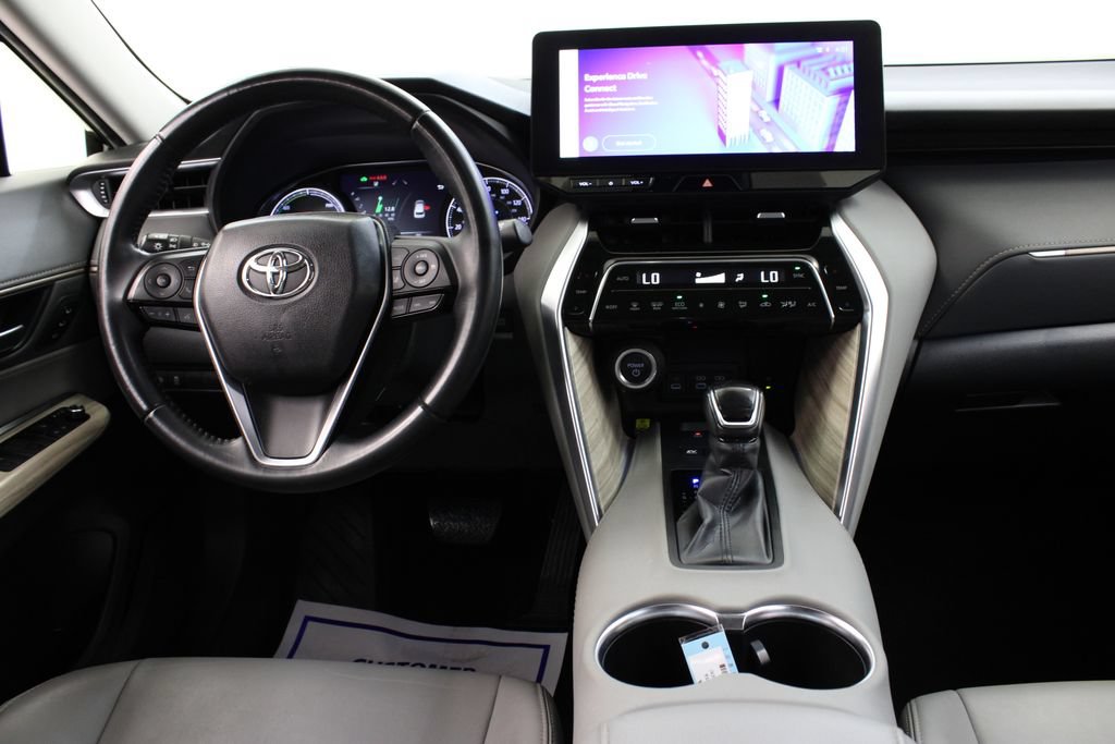Used 2024 Toyota Venza XLE AWD/4WD image 9