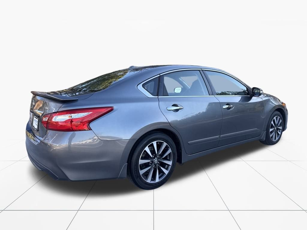 Used 2016 Nissan Altima 2.5 SL w/ 2.5 Technology w/LED Package image 9