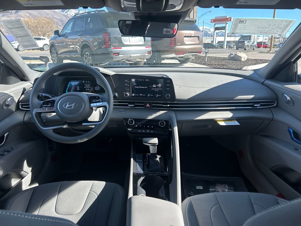 New 2026 Hyundai Elantra Blue image 7