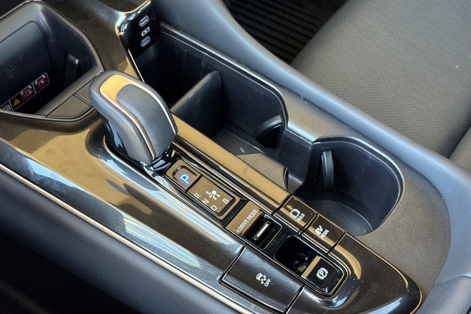 Used 2025 Toyota Crown XLE w/ Carpet Mat Package (TMS) image 22