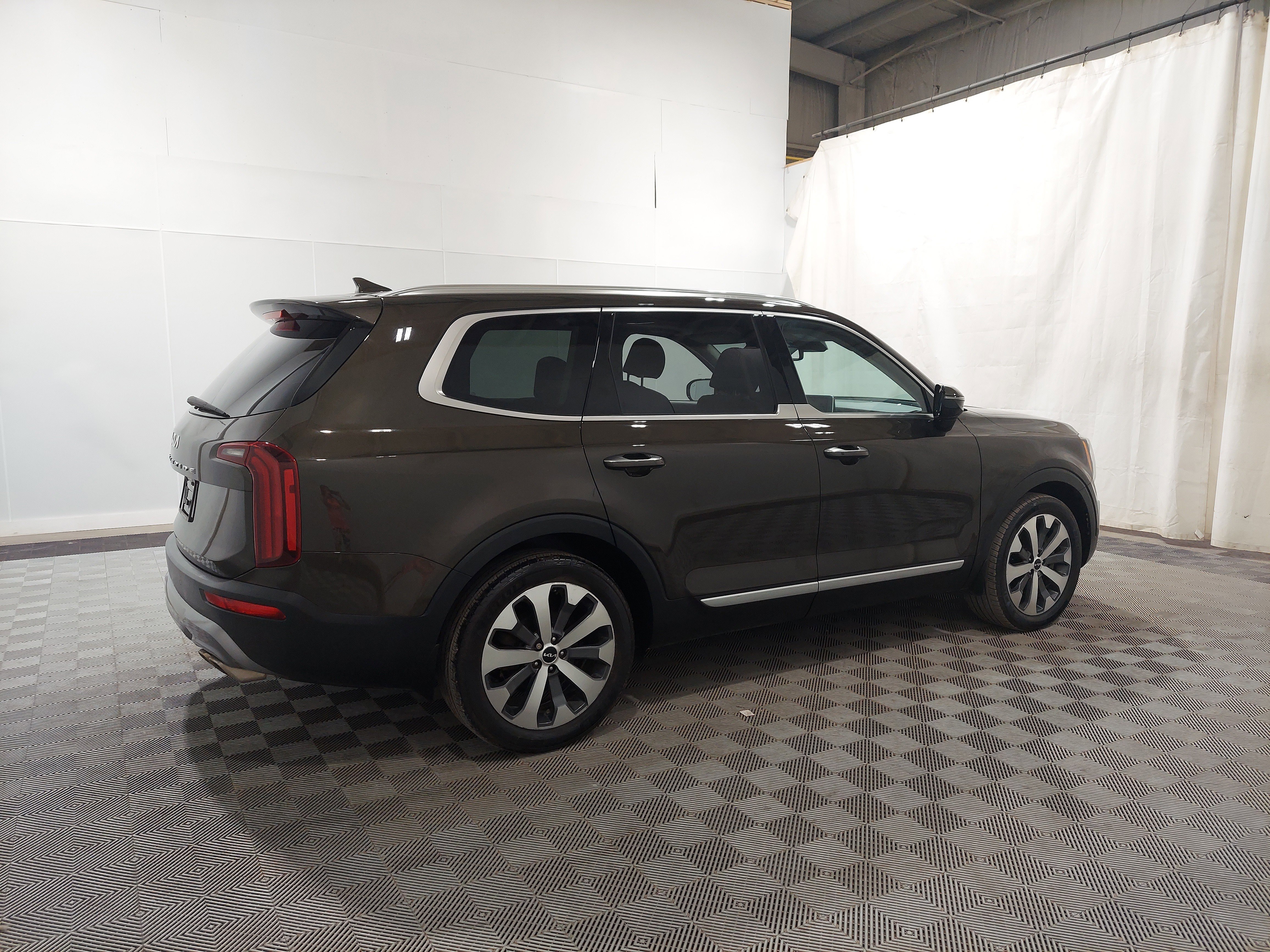 Used 2022 Kia Telluride SX image 3