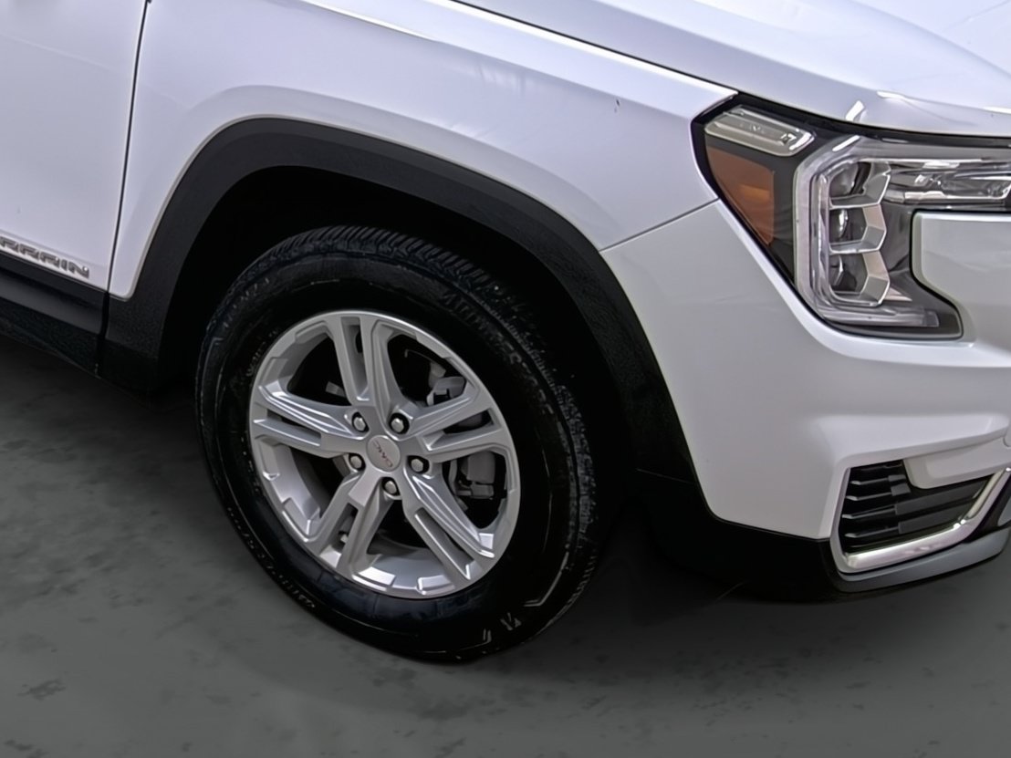 Used 2024 GMC Terrain SLE w/ Driver Convenience Package AWD/4WD image 14