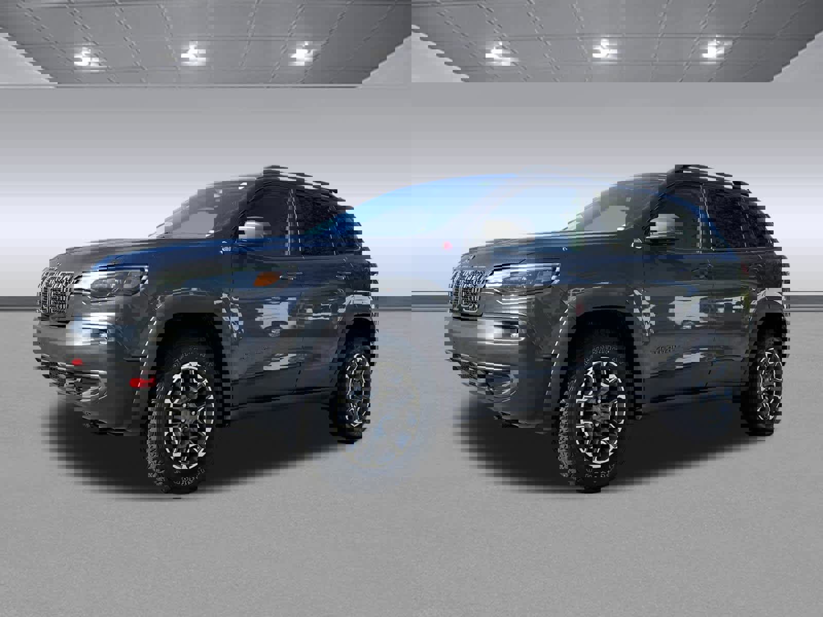 Used 2020 Jeep Cherokee Trailhawk image 3