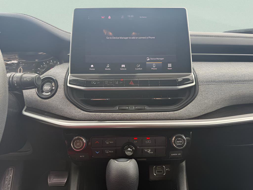 Used 2023 Jeep Compass Sport image 18