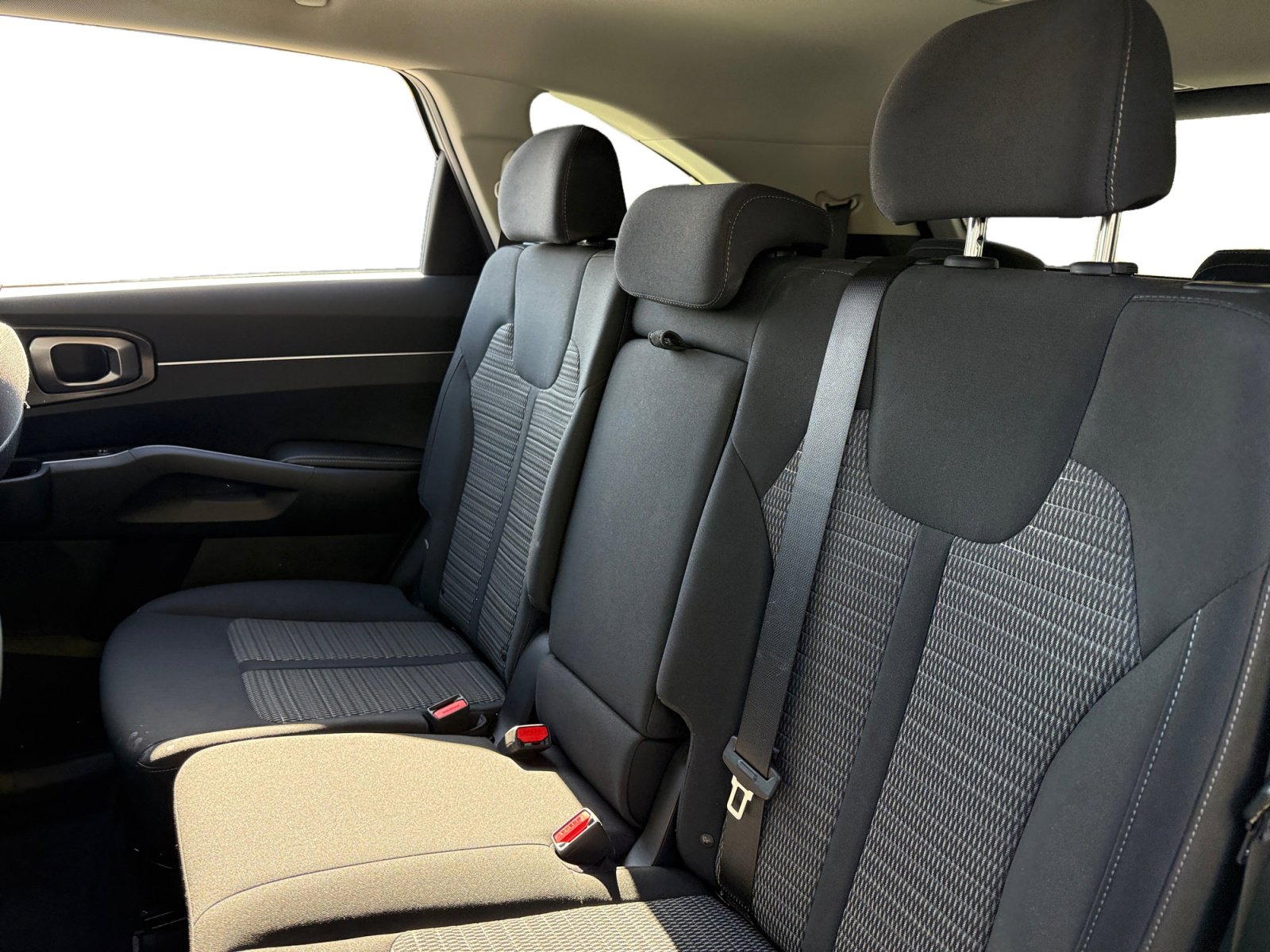 Used 2023 Kia Sorento LX image 13