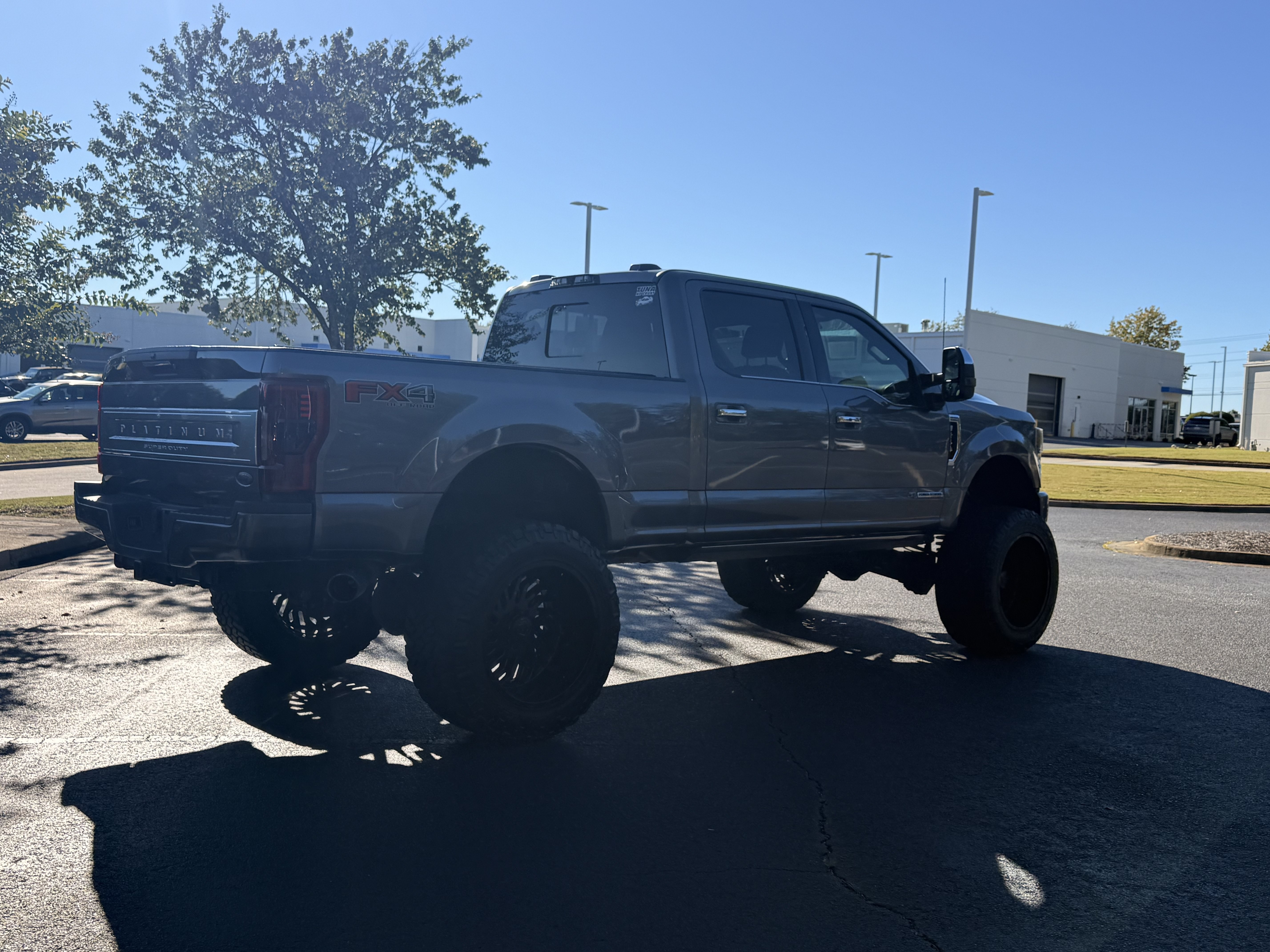 Used 2022 Ford F250 Platinum w/ FX4 Off-Road Package AWD/4WD image 11