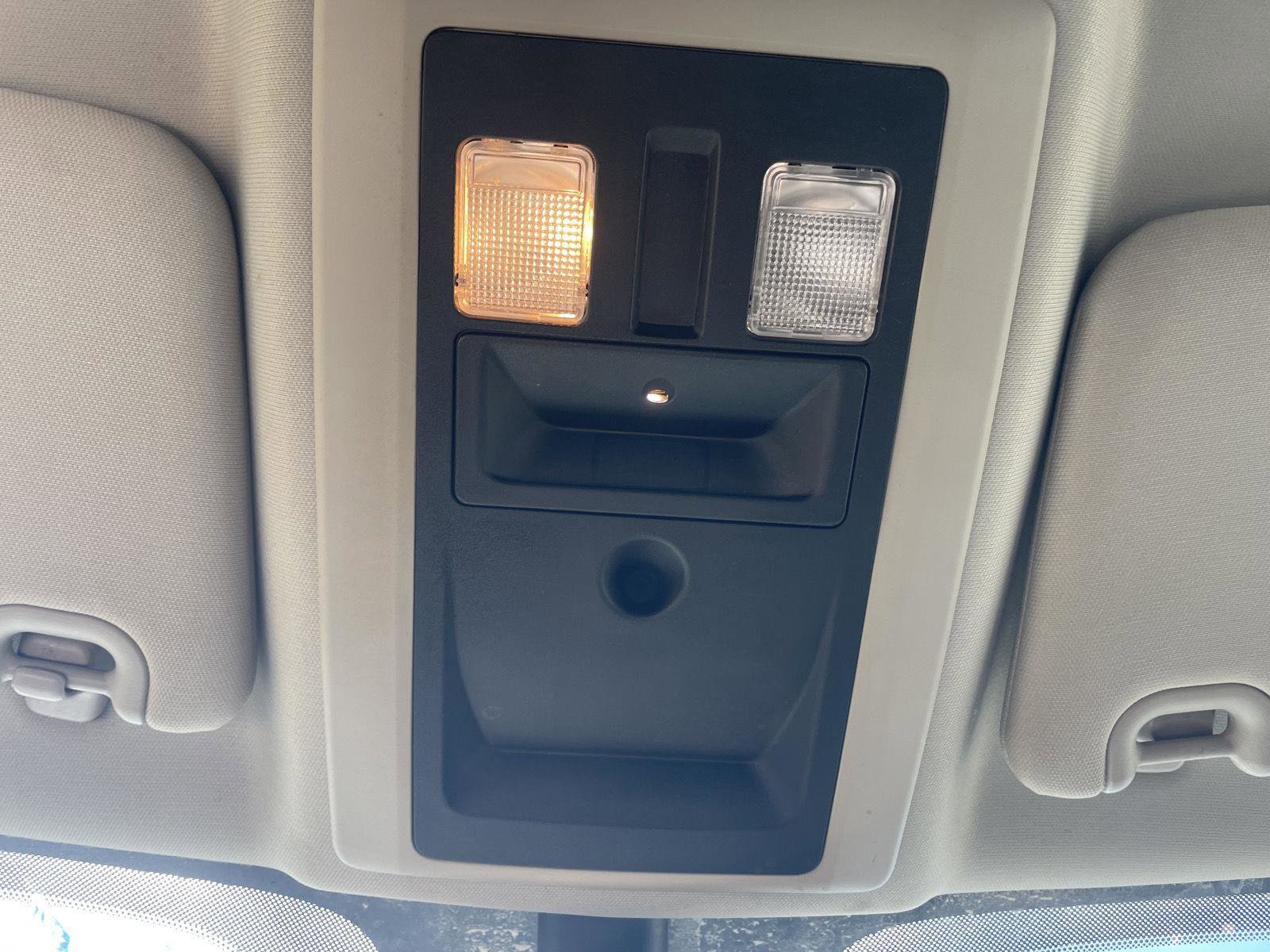 Used 2015 RAM 3500 Tradesman w/ Chrome Appearance Group image 17