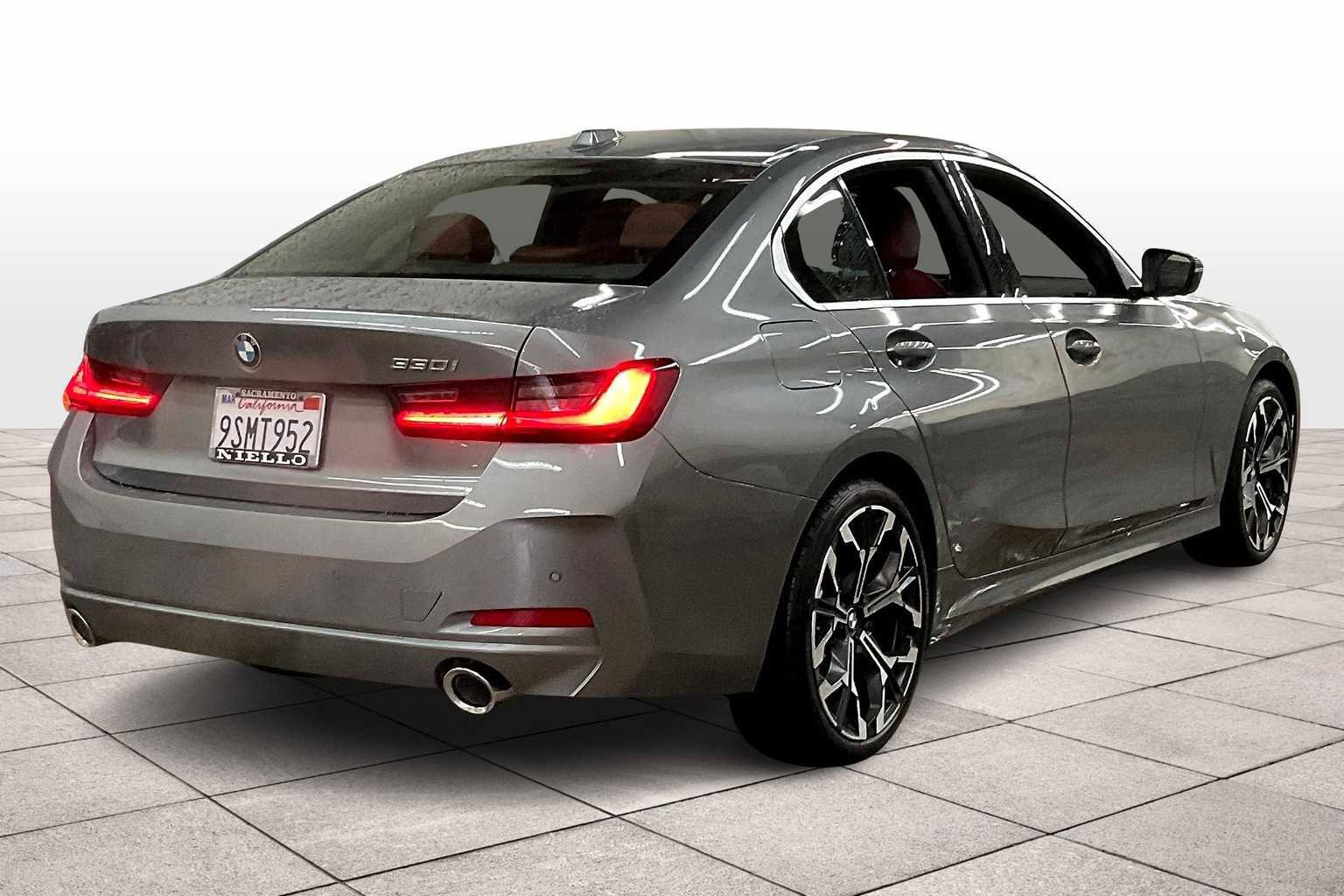 Used 2025 BMW 330i 330i w/ Premium Package image 16