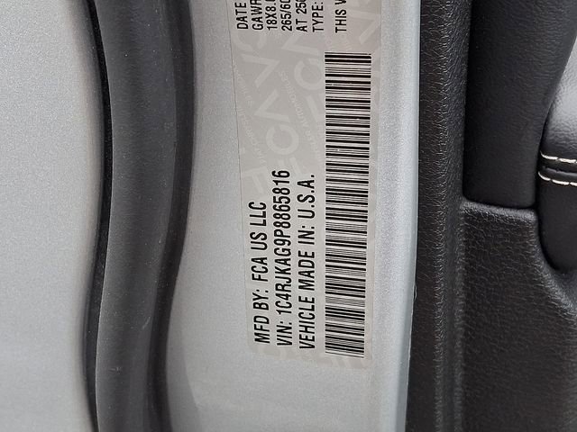 Used 2023 Jeep Grand Cherokee L Laredo AWD/4WD image 29