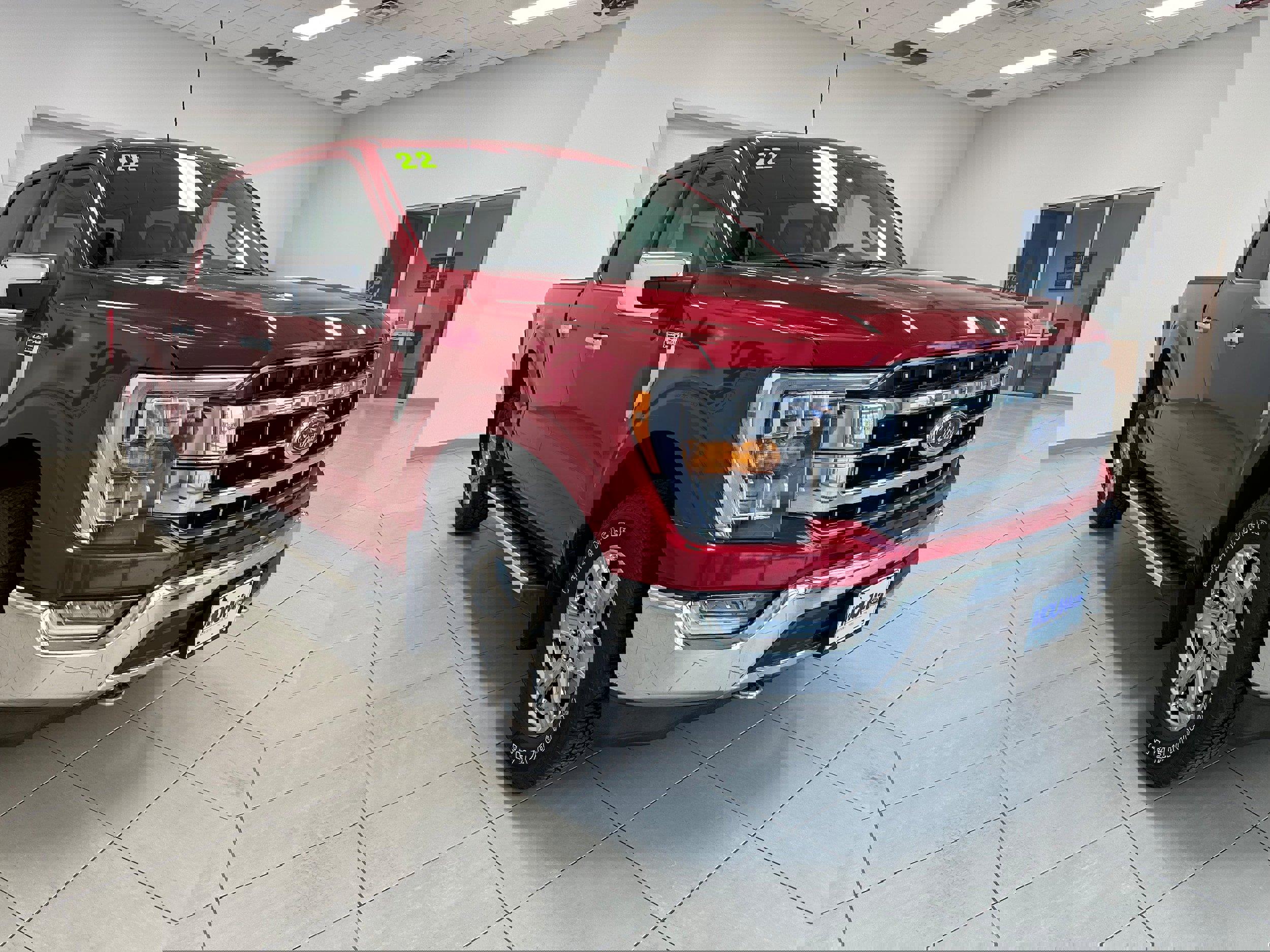 Used 2022 Ford F150 Lariat image 4