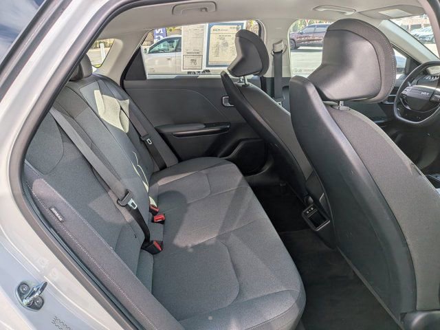 Used 2025 Kia K4 LXS image 7